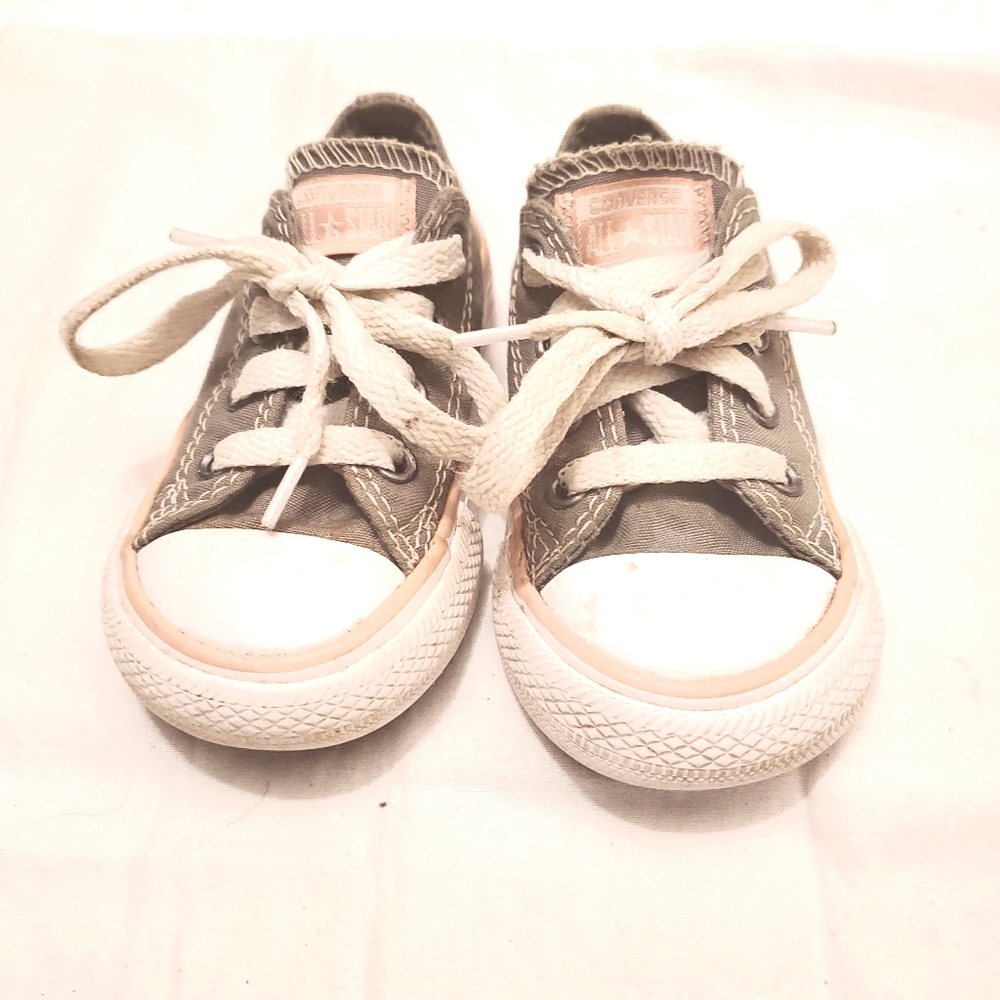 Kids/toddler pink and gray converse